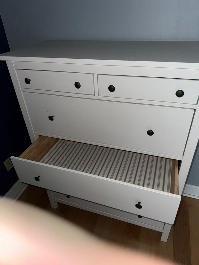 White IKEA HEMNES Dresser dans Commodes et armoires  à Ville de Montréal - Image 2