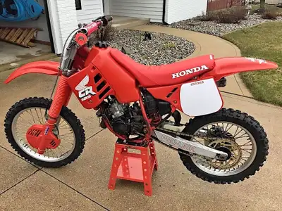 Looking for 1988-1989 cr125 or cr250 project. Must be complete or close to. Any condition running or...