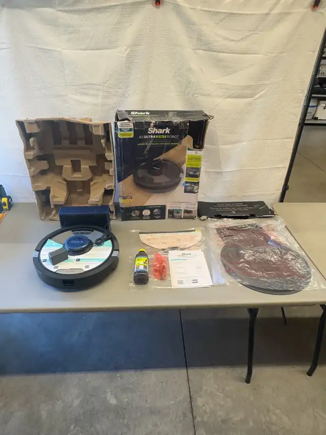 Shark AI Ultra Robot Vacuum and Mop in Vacuums in Hamilton - Image 5