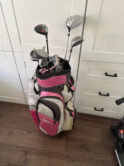 women’s right handed golf clubs and bag , View more