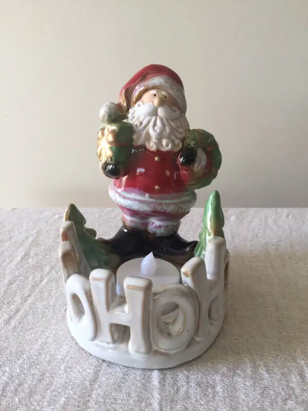CHRISTMAS SANTA CANDLE HOLDER in Home Décor & Accents in Edmonton - Image 2