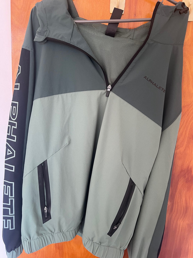 Alphalete jacket unisex (M) dans Hommes  à Ville de Montréal - Image 2