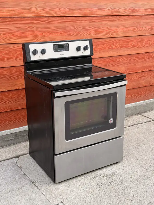 Whirlpool Stainless Steel Electric Range – 30” in Stoves, Ovens & Ranges in Mississauga / Peel Region - Image 4