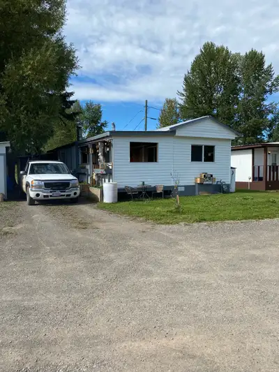12 by 52 Glendale mobile home, 33 by 11 addition, 17 by 11 covered sun deck, 17 by 8 shed N/G furnac...