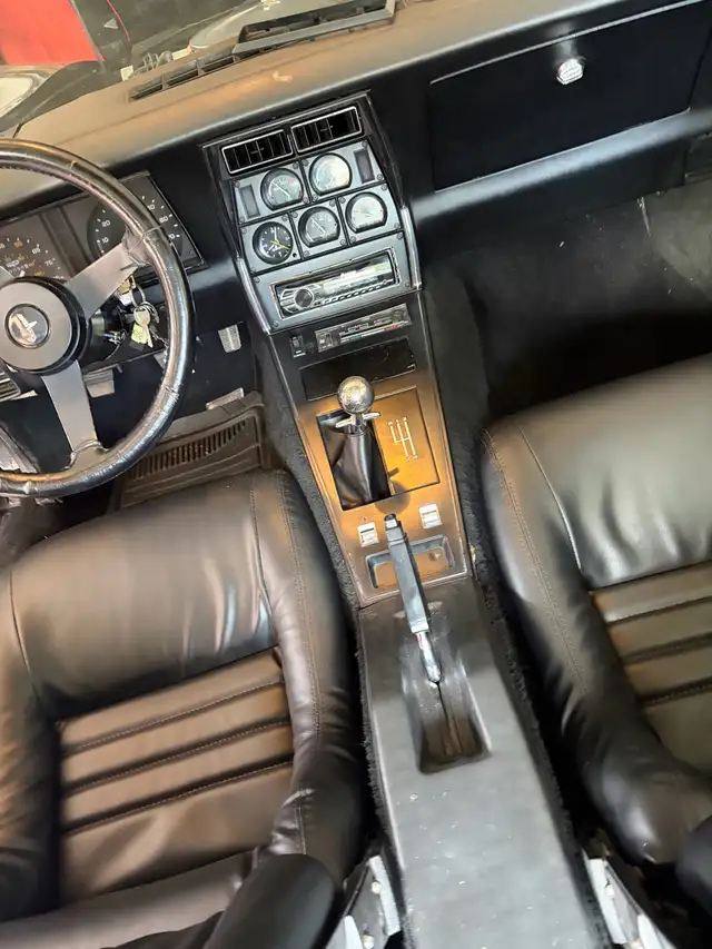 1981 Corvette 4 speed 472758602202490882