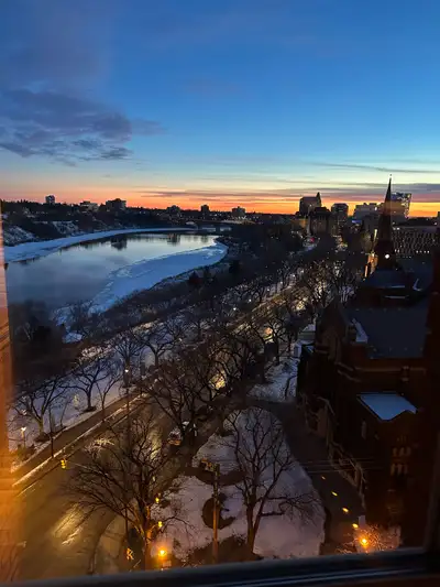 Furnished Executive Condo for Rent. Stunning Riverview from every room. 2 Bedrooms, 2 Bathrooms and...