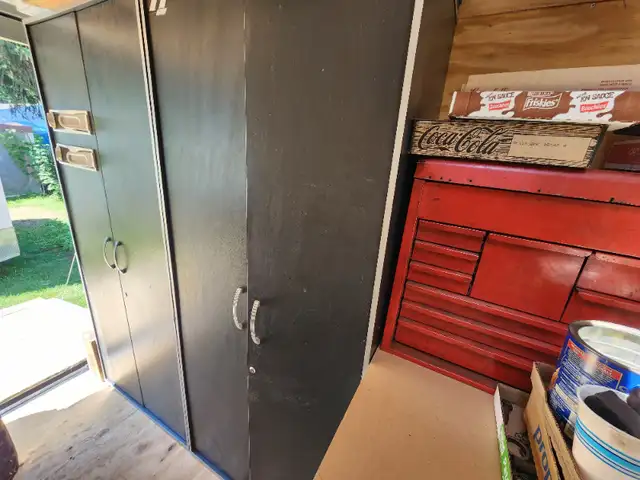 Wood Storage Cabinets 2 Available For Kitchen Basements Garage in Room Rentals & Roommates in Windsor Region - Image 9