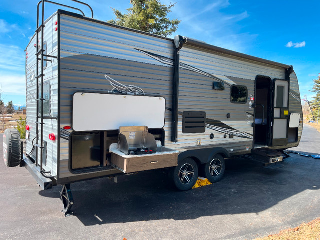 2021 Jayco Jayflight 224BHW SLX Rocky Mountain Edition in Travel Trailers & Campers in Calgary - Image 2