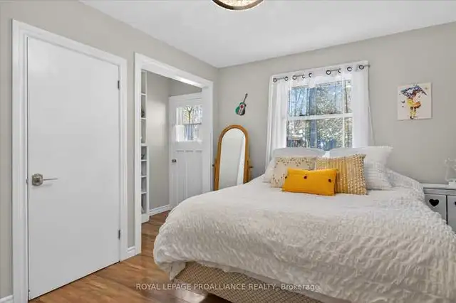 Private Room for rent (Hamilton) with separate kitchen,washroom