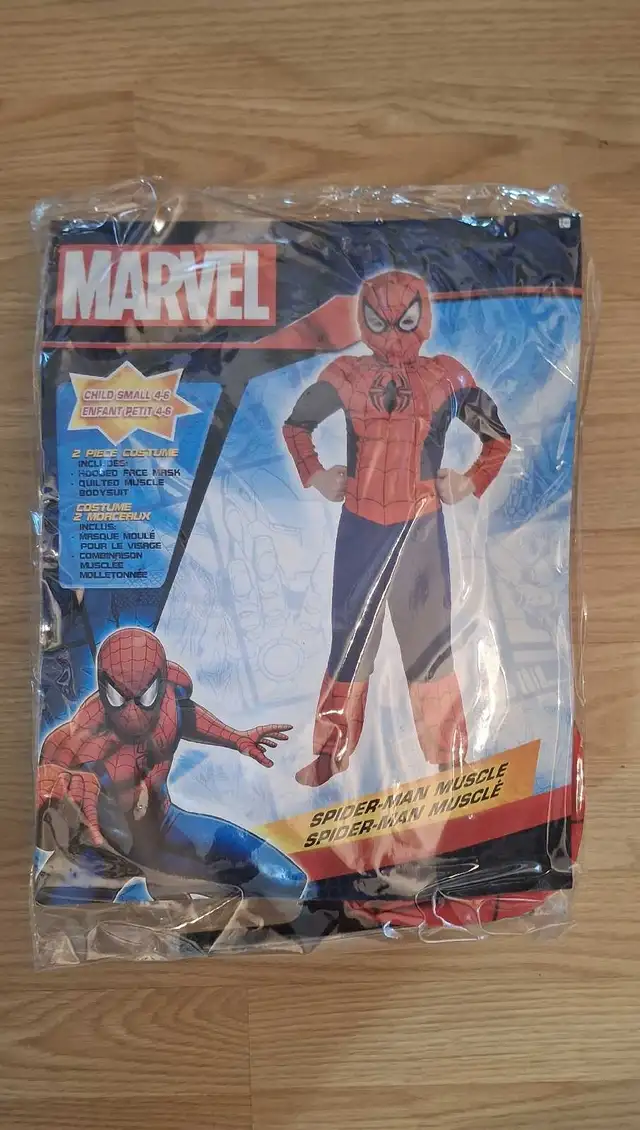 Spiderman costume (Size Small 4-6) in Costumes in Oshawa / Durham Region - Image 3