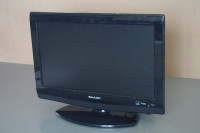 19" Sharp LCD TV