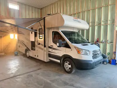 Have for sale a 2017 class c motorhome come with generator and 71000 km on unit Gas Will take trade...