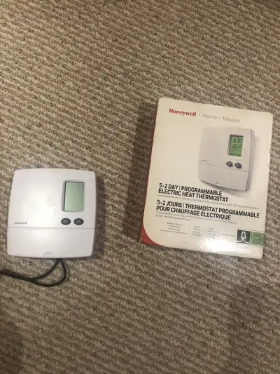 Honeywell Programmable electric heat thermostat 240v Brand new, View more