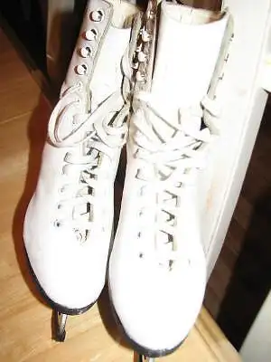 YOUTH GIRL FIGURE SKATES - PATIN DE FANTAISIE POUR JEUNE FILLE in Skates & Blades in Gatineau - Image 4