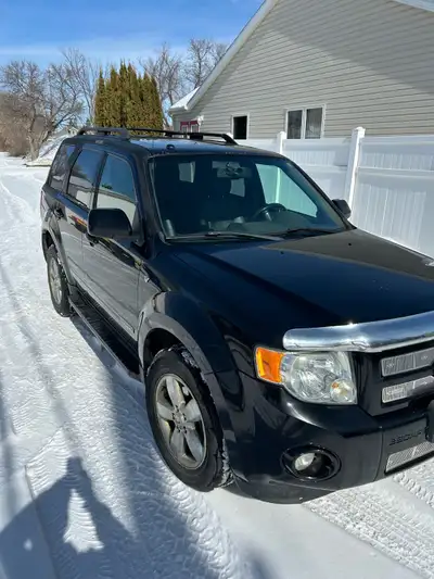 177000km newer tires has rust works very good only thing we where gonna replace was shocks but works...