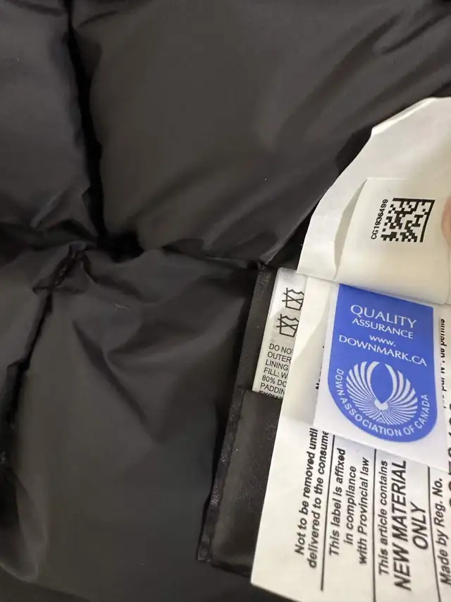 Canada Goose Chateau Men's Parka (Small) - New in Men's in Calgary - Image 8