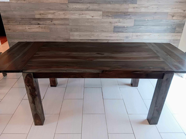Table en bois de rose dans Mobilier de salle à manger et cuisine  à Laurentides - Image 2