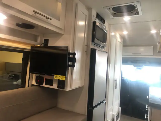 2020 Coachmen Beyond 22D-EB Eco Boost in RVs & Motorhomes in Laval / North Shore - Image 6