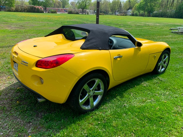 PONTIAC SOLSTICE — photo 3