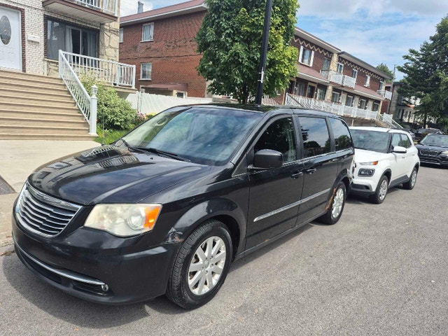 Chrysler town and country à vendre
