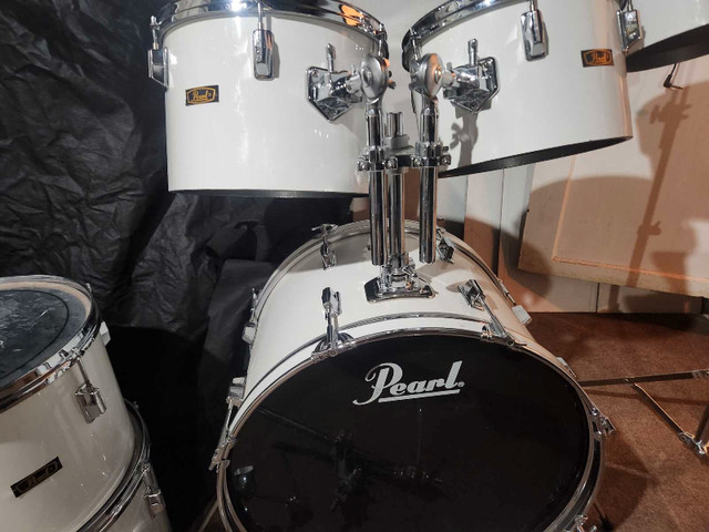Pearl Drums 7 piece in Drums & Percussion in Hamilton - Image 2