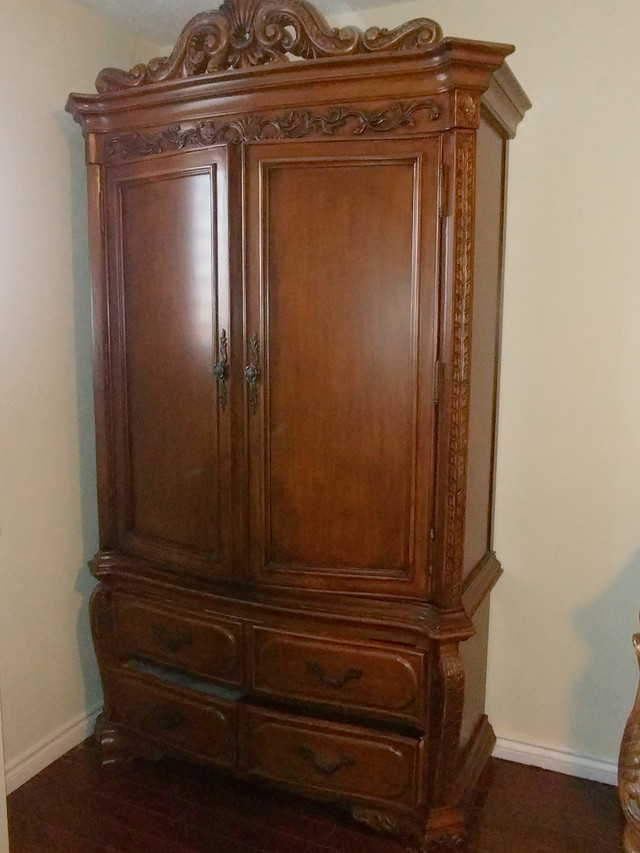 Solid wood Queen bedroom, 4 Poster bed, 5 pcs set or separately in Beds & Mattresses in Mississauga / Peel Region - Image 4