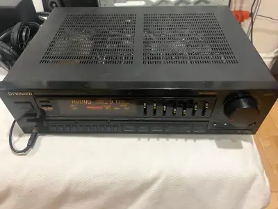 Pioneer VSX-401 vintage 1990s audio/video receiver w/remote, View more