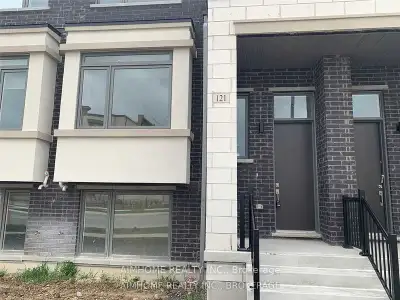 4 bed 3 bath townhouse - Rutherford & Bathurst