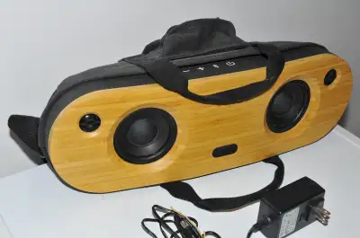 Haut parleur Marley bag of riddim 2 Bluetooth 4.1 avec chargeur. Tres peu servie ,40 watts trop puis...