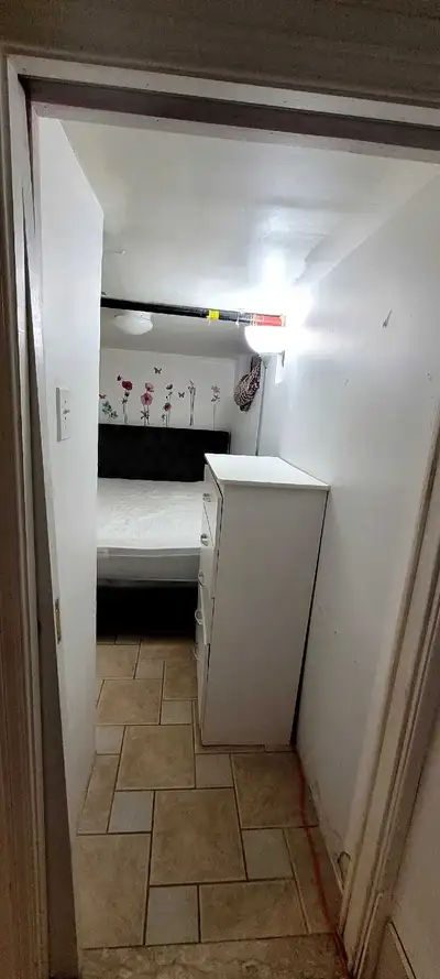 Hello Avaliable walkout basement furniture room FOR LAYD Price is just 650 canadian dollar. If you h...