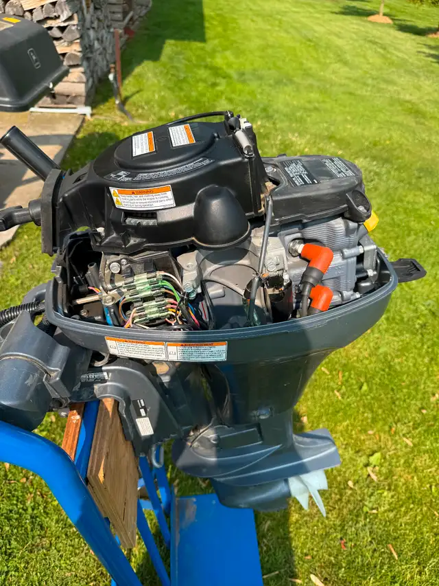 9.9hp Yamaha outboard in Powerboats & Motorboats in St. Catharines - Image 6