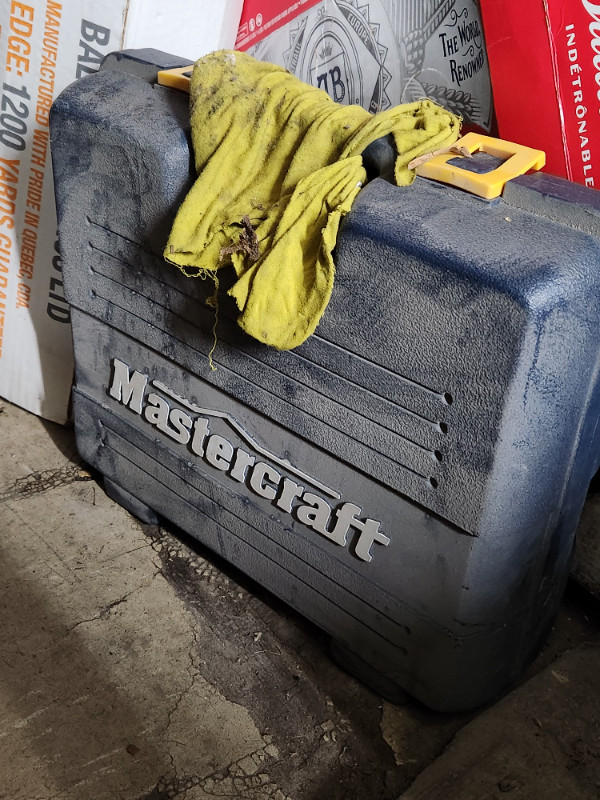 Mastercraft empty case dans Rangement pour outils et établis  à Ville de Montréal