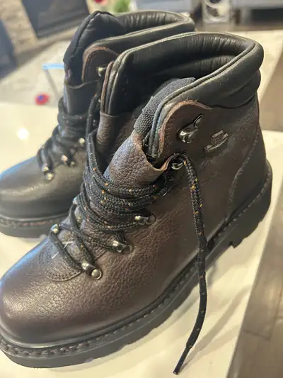 Vintage  Prospector Hikers  New L-9 M-7, View more