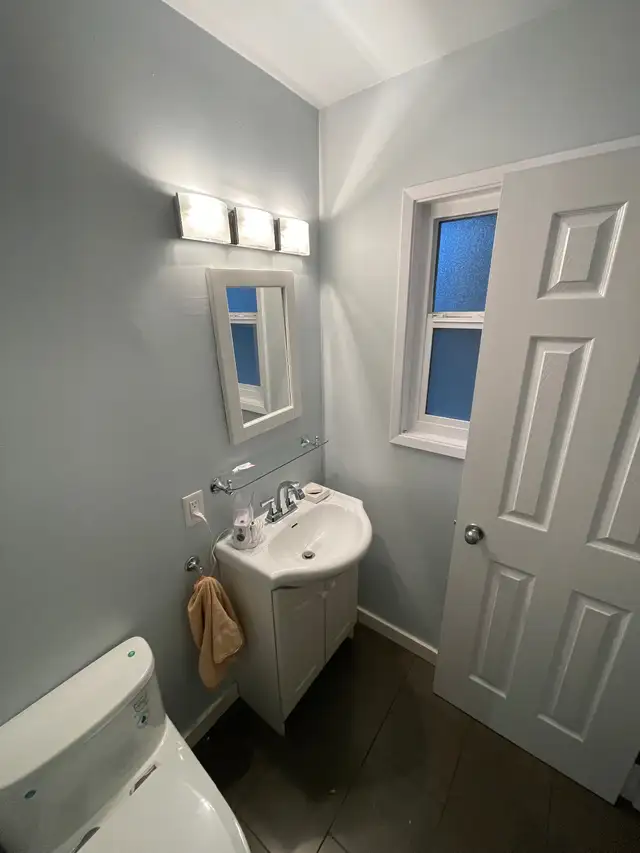 Three-Bedroom House for Rent – Prime Location in Long Term Rentals in Abbotsford - Image 9