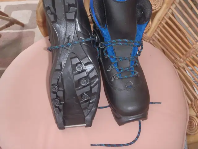 CROSS COUNTRY BOOTS for BACK COUNTRY in Ski in Dartmouth - Image 7
