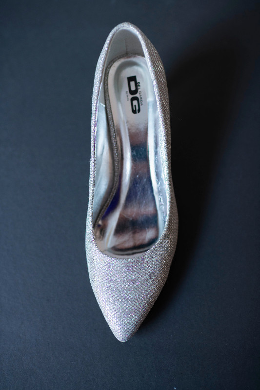 Black pops, Silver pops in Women's - Shoes in City of Toronto - Image 3