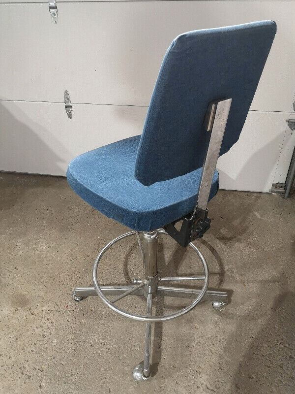 Drafting Chair in Chairs & Recliners in Peterborough - Image 2