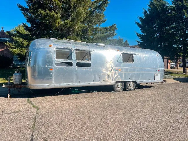 Rare immaculateVintage Sovereign Intl Airstream 30ft….Your Dream ...