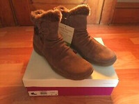 NEW Naturalizer Suede Winter Boots (Ladies size 9M)