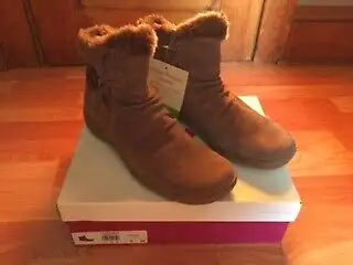 Naturalizer Suede Winter boots (Ladies size 9M) with tags attached and box. Features: Suede leather...