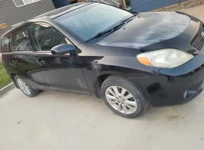 Toyota matrix 2007 Has hail damage Rebuilt Status Front windshield need to replace 252000km manual t...