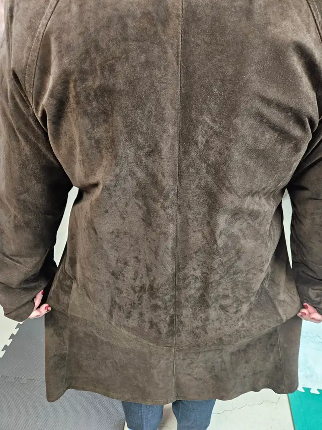 "Danier"  Brown Suede Full-Length Coat in Women's - Tops & Outerwear in Oshawa / Durham Region - Image 7