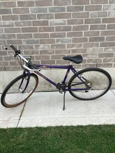 Trek 850 Mens Mountain Bike.Fits a person 5’8” tall.Been in storage last 20 years.Made in USA.Needs...