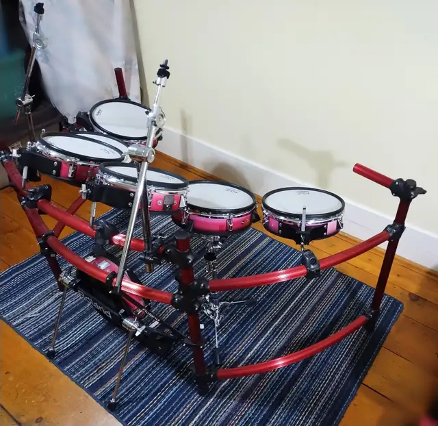 " Roland-V-Drum-Pad and Rack Kit - Or Part Out" in Drums & Percussion in Belleville - Image 9