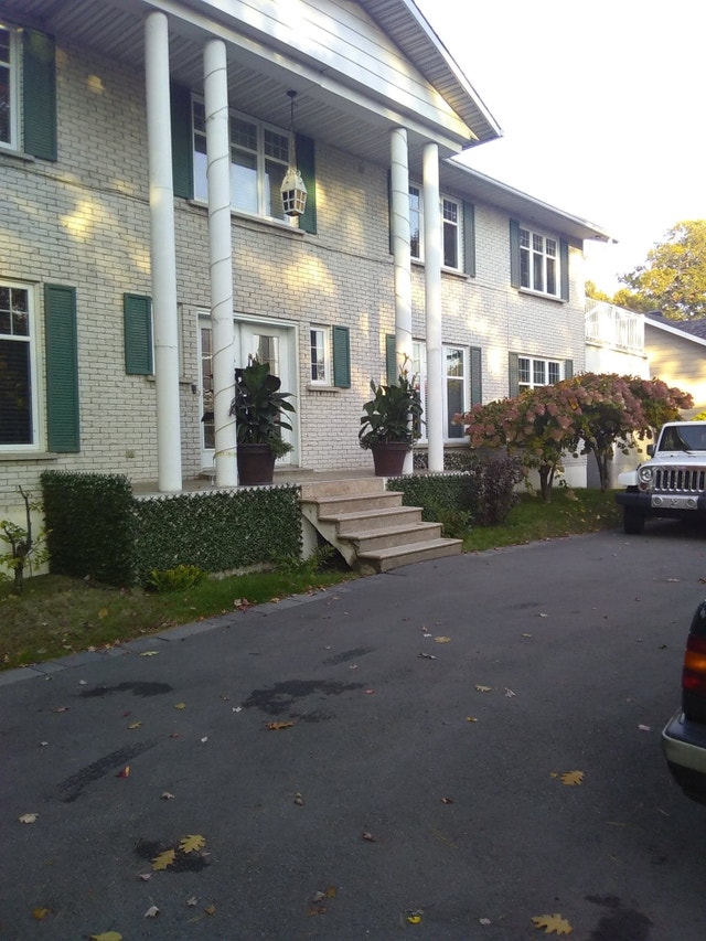 Repentigny! Chambre avec salle privé disponible maintenant. Chambres à louer et colocs Laval