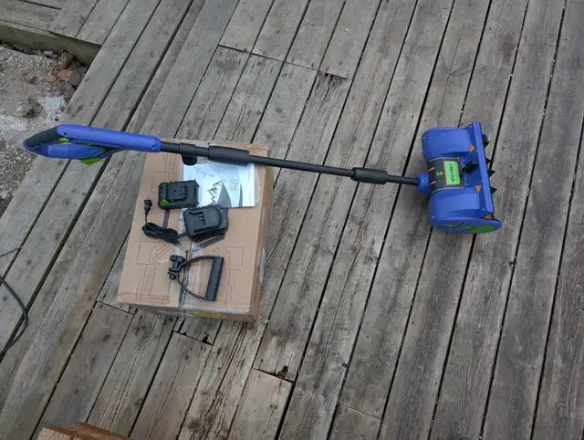 Brand New Cordless Electric Snow Shovel For Sale in Snowblowers in London - Image 5