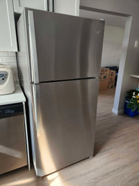Whirlpool 18.2 cu ft Top Freezer Refrigerator 