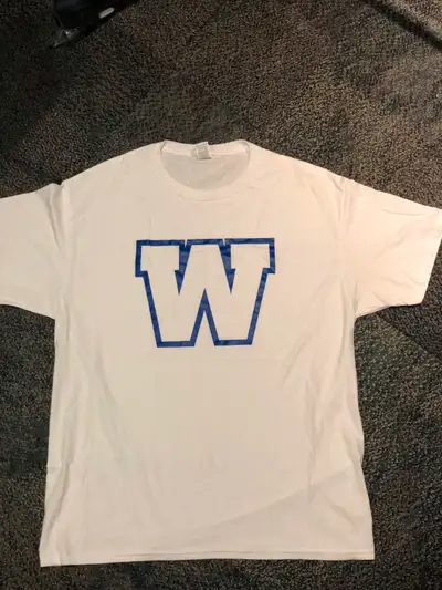 Brand New, Men’s, Winnipeg Blue Bombers, T-Shirt for Sale. Size : Large $15.00 (PRICE IS FIRM !!)