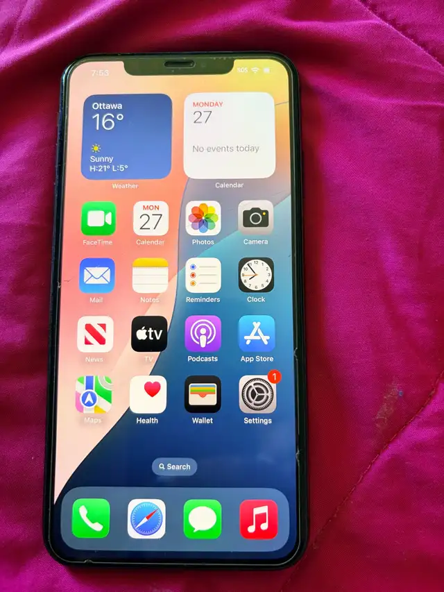 iPhone XS max in Cell Phones in Cornwall - Image 4