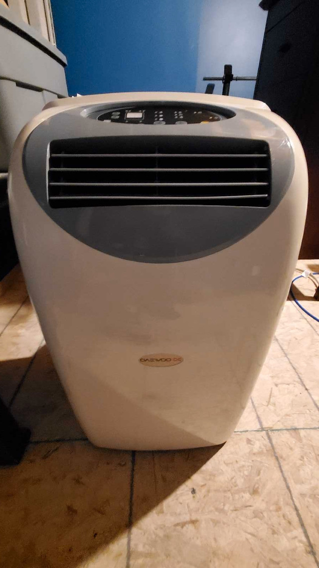 Portable A/C unit in Heaters, Humidifiers & Dehumidifiers in Oshawa / Durham Region